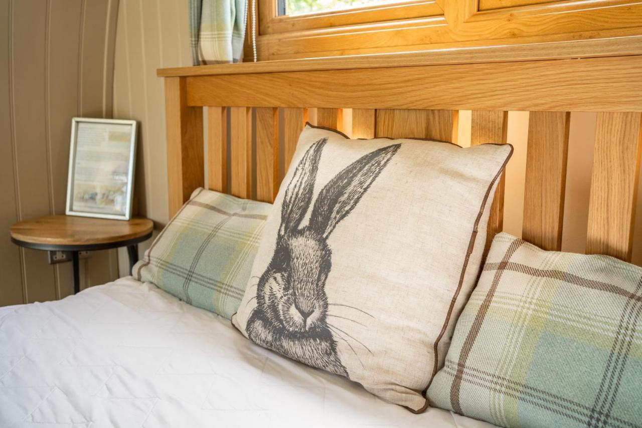 Hotel Glamping At South Lytchett Manor à Poole Extérieur photo