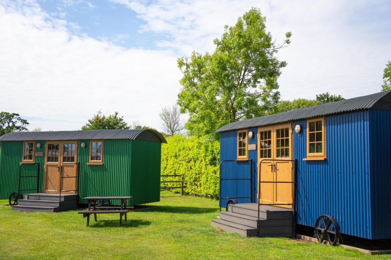 Hotel Glamping At South Lytchett Manor à Poole Extérieur photo