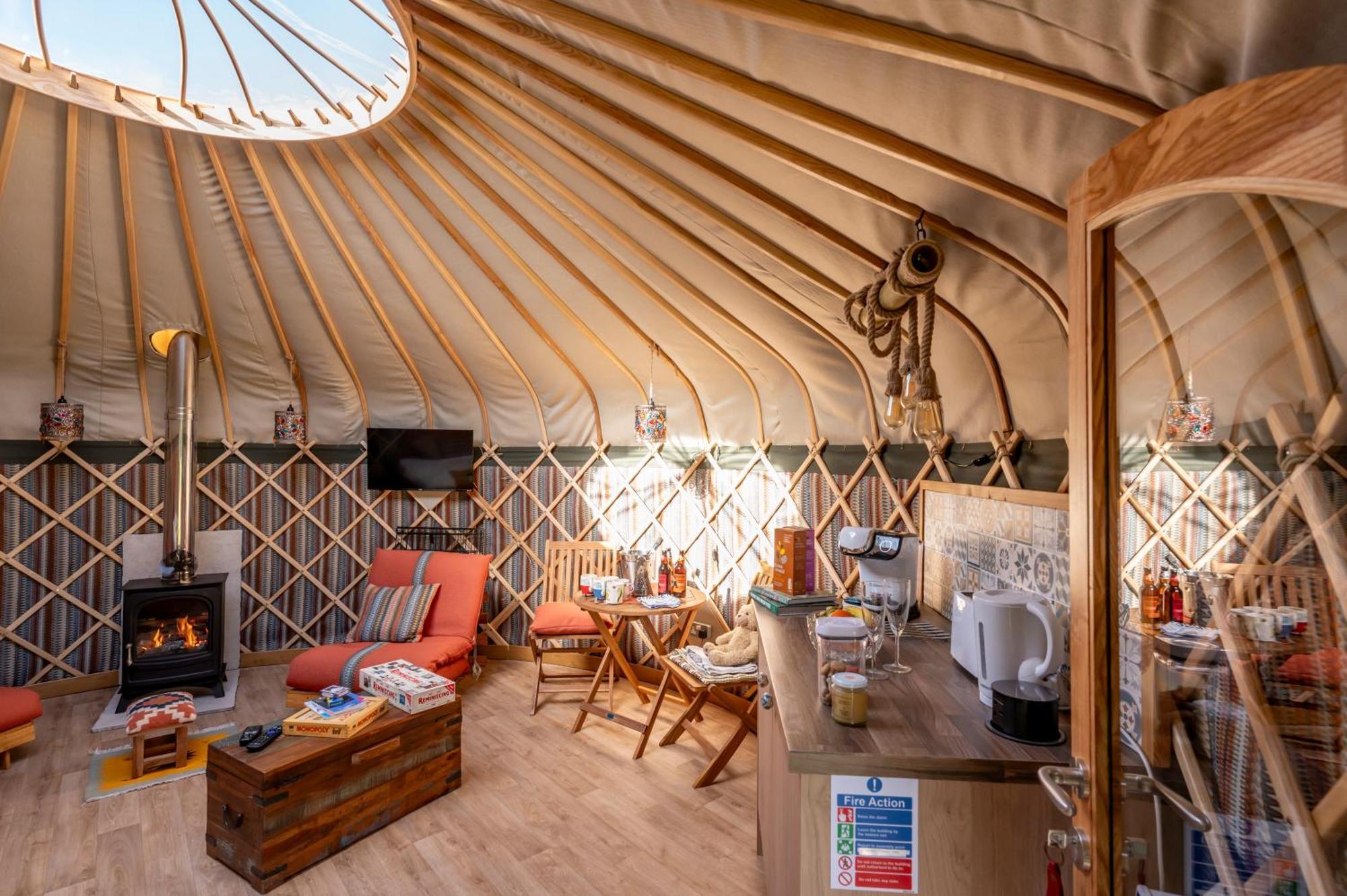 Hotel Glamping At South Lytchett Manor à Poole Extérieur photo