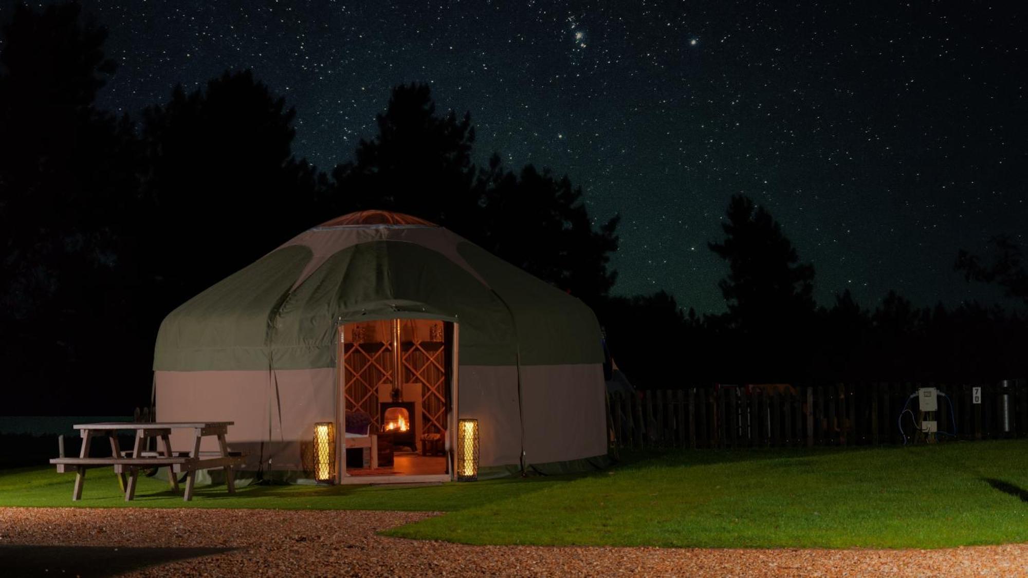 Hotel Glamping At South Lytchett Manor à Poole Extérieur photo